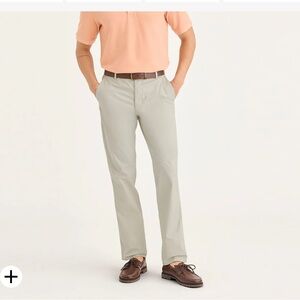 Dockers Men's Light Khaki Chino Pants